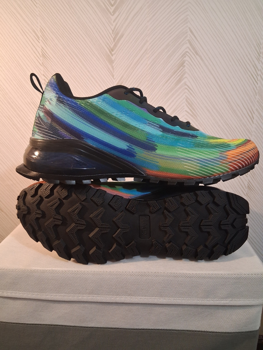 Men's Multicolor Athletic Sneakers with Black Traction Sole